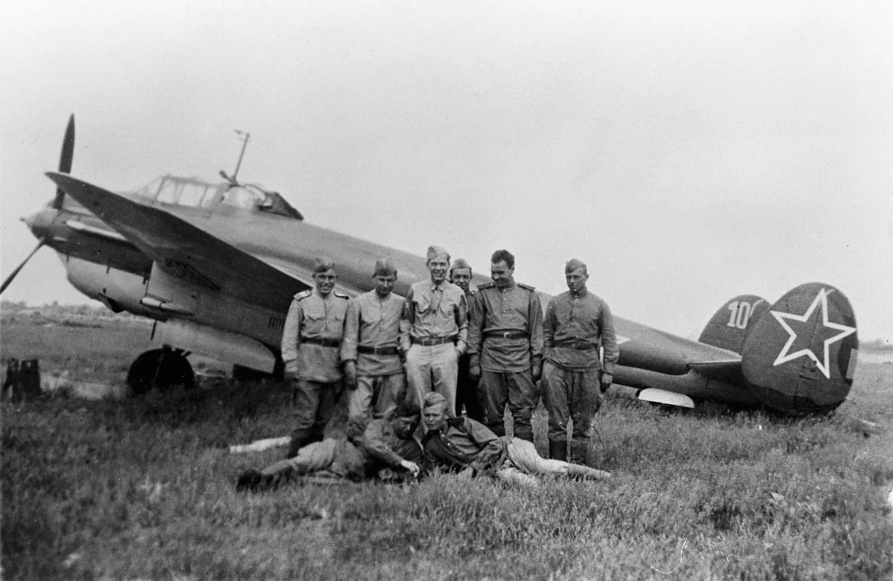 Representative view of Petlyakov Pe-2.