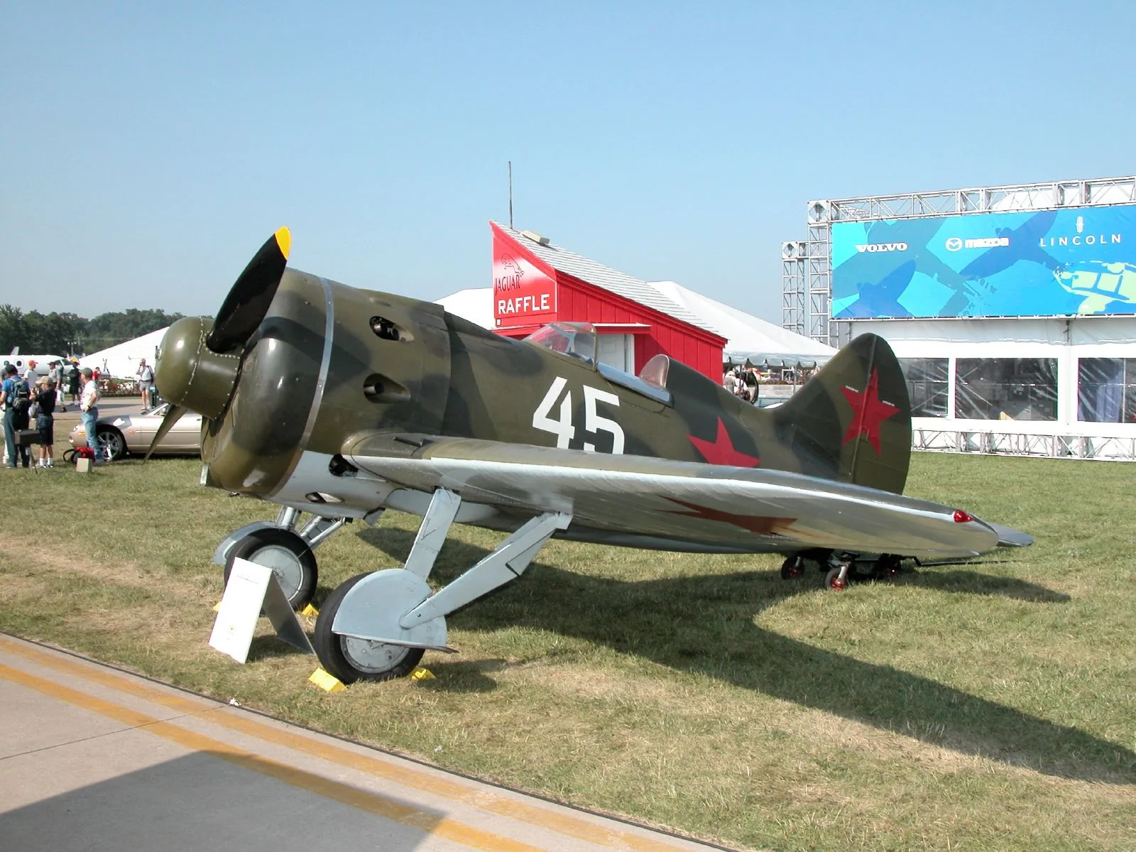 Representative view of Polikarpov I-16.