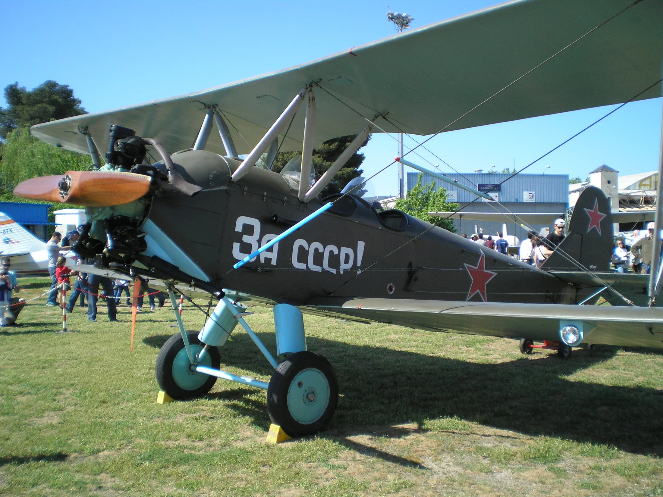 Representative view of Polikarpov Po-2.